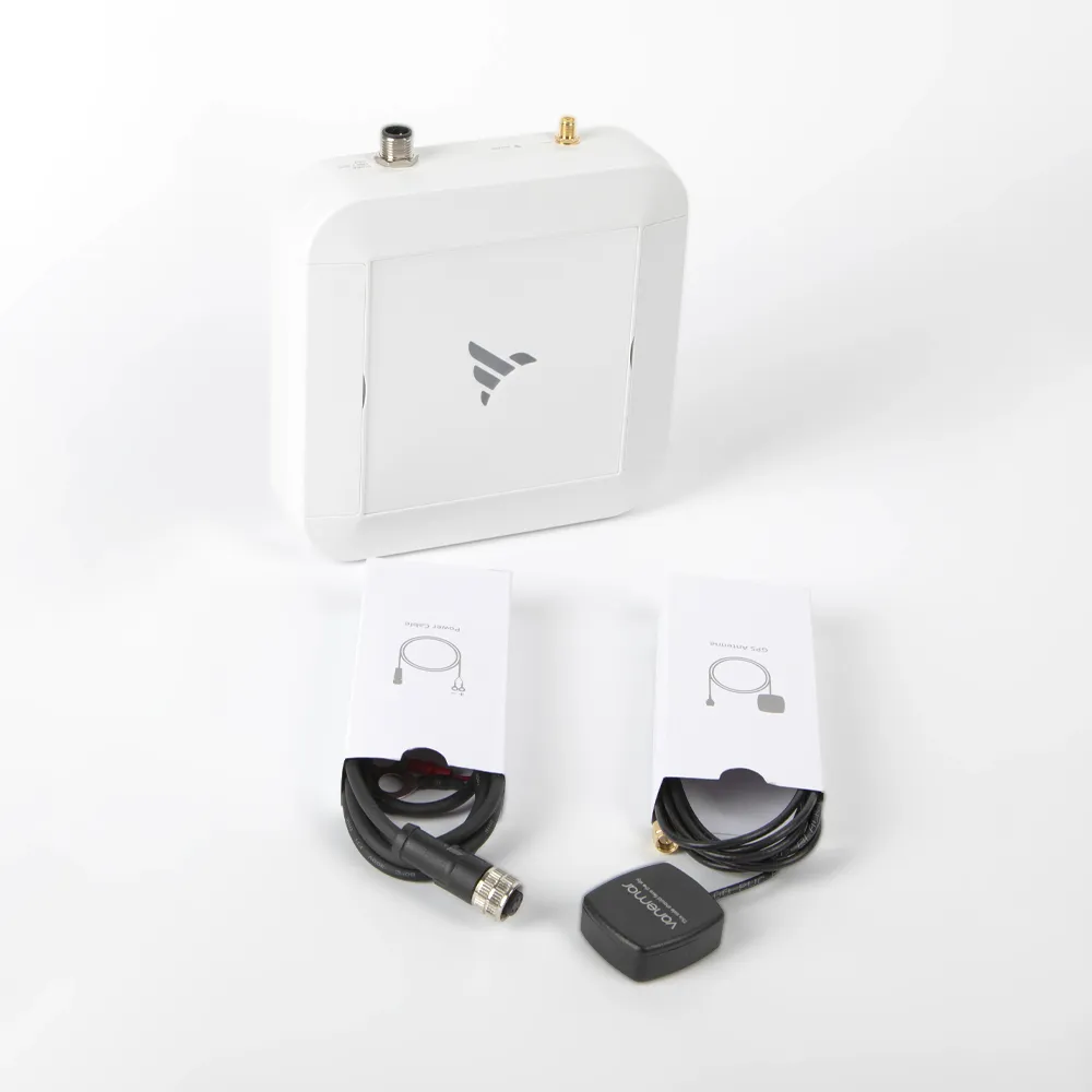 vanemar gateway with accesories. gps and gsm antenna.